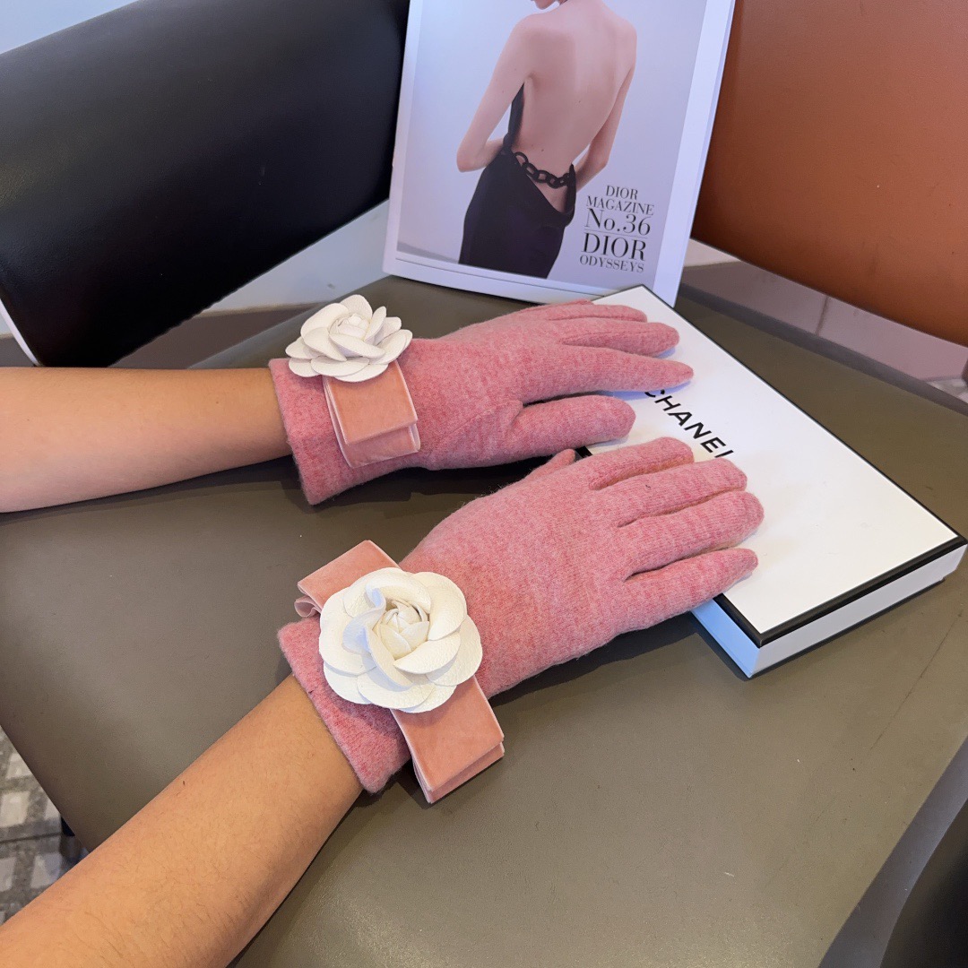 NO:701824,Chanel women's gloves, fashionable gloves, classic, simple and easy to use, super comfortable, soft and versatile!  One size fits all gloves, gloves, chanel, gloves19860909香奈儿女款手套,时尚手套,经典简洁上手超舒适柔软、百搭！均码手套,手套,chanel,gloves,accessory