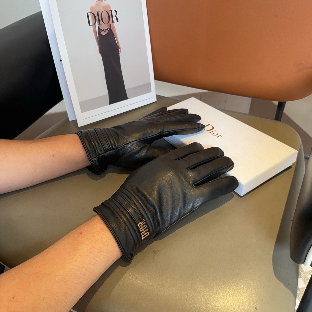 NO:701871,Dior men's new sheepskin gloves, fashionable gloves, warm in autumn and winter with velvet lining, classic and simple, super comfortable, soft and versatile!  Size L, XL gloves, gloves, dior, sheepskin, gloves19860909迪奥男款新品羊皮手套,时尚手套,秋冬保暖加绒内里,经典简洁上手超舒适柔软、百搭！码数L,XL手套,手套,dior,sheepskin,gloves,accessory