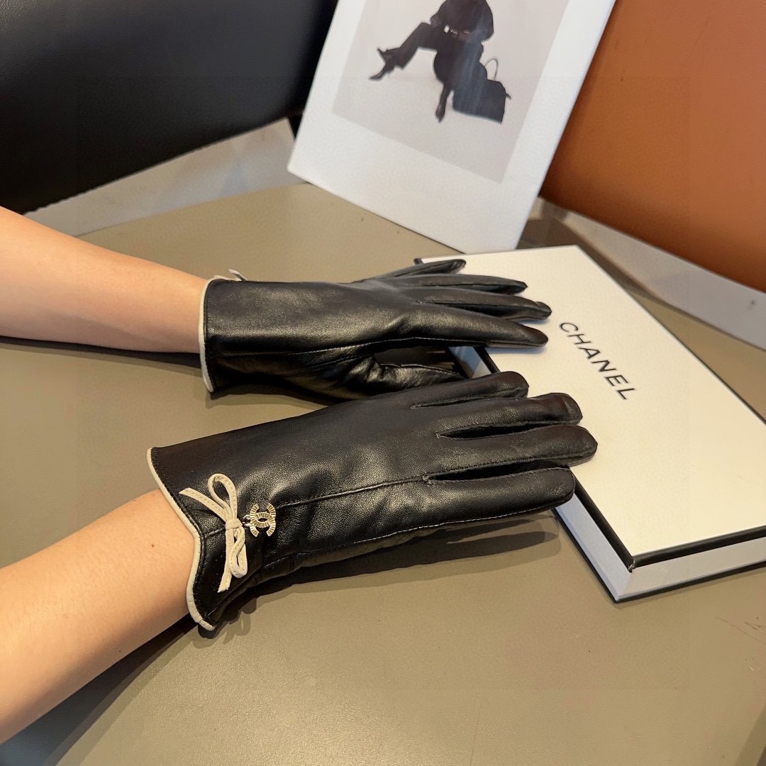 NO:701878,Chanel women's sheepskin gloves, fashionable gloves, warm in autumn and winter with velvet lining, classic and simple, super comfortable, soft and versatile!  ML gloves, gloves, chanel, sheepskin, gloves19860909香奈儿女款羊皮手套,时尚手套,秋冬保暖加绒内里,经典简洁上手超舒适柔软、百搭！ML手套,手套,chanel,sheepskin,gloves,accessory