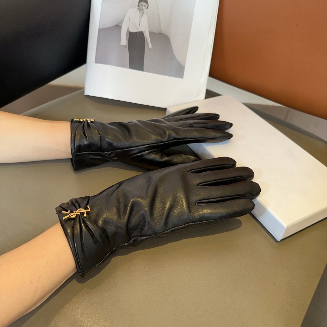 NO:718525,Saint Laurent women's new sheepskin gloves, fashionable gloves, warm in autumn and winter with velvet lining, classic and simple, super comfortable, soft and versatile!  ML gloves, gloves, saint laurent, sheepskin, gloves19860909圣罗兰女款新品羊皮手套,时尚手套,秋冬保暖加绒内里,经典简洁上手超舒适柔软、百搭！ML手套,手套,saint laurent,sheepskin,gloves,accessory