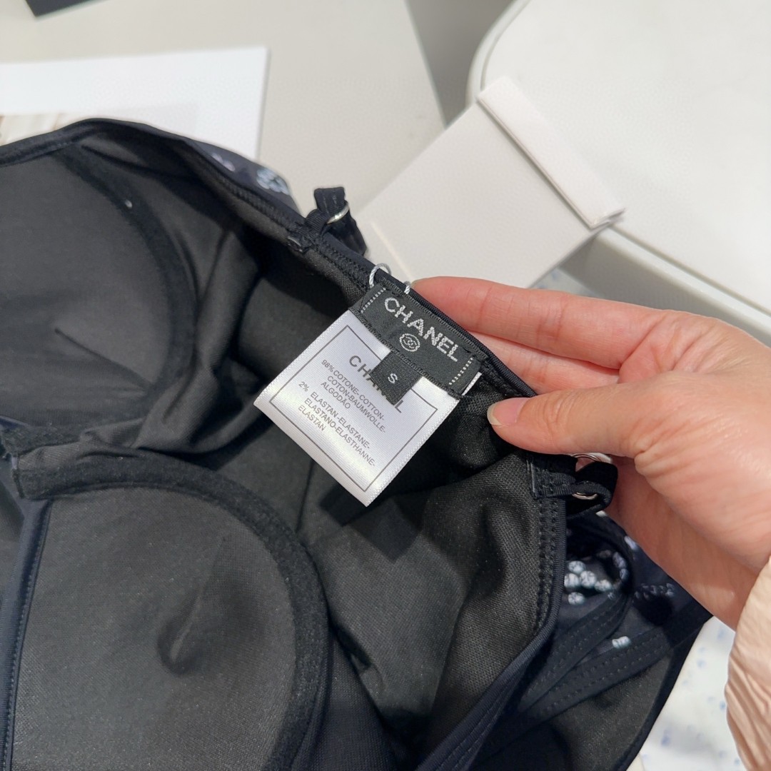 香奈儿泳衣，时尚达人必备。超级显身材！SML