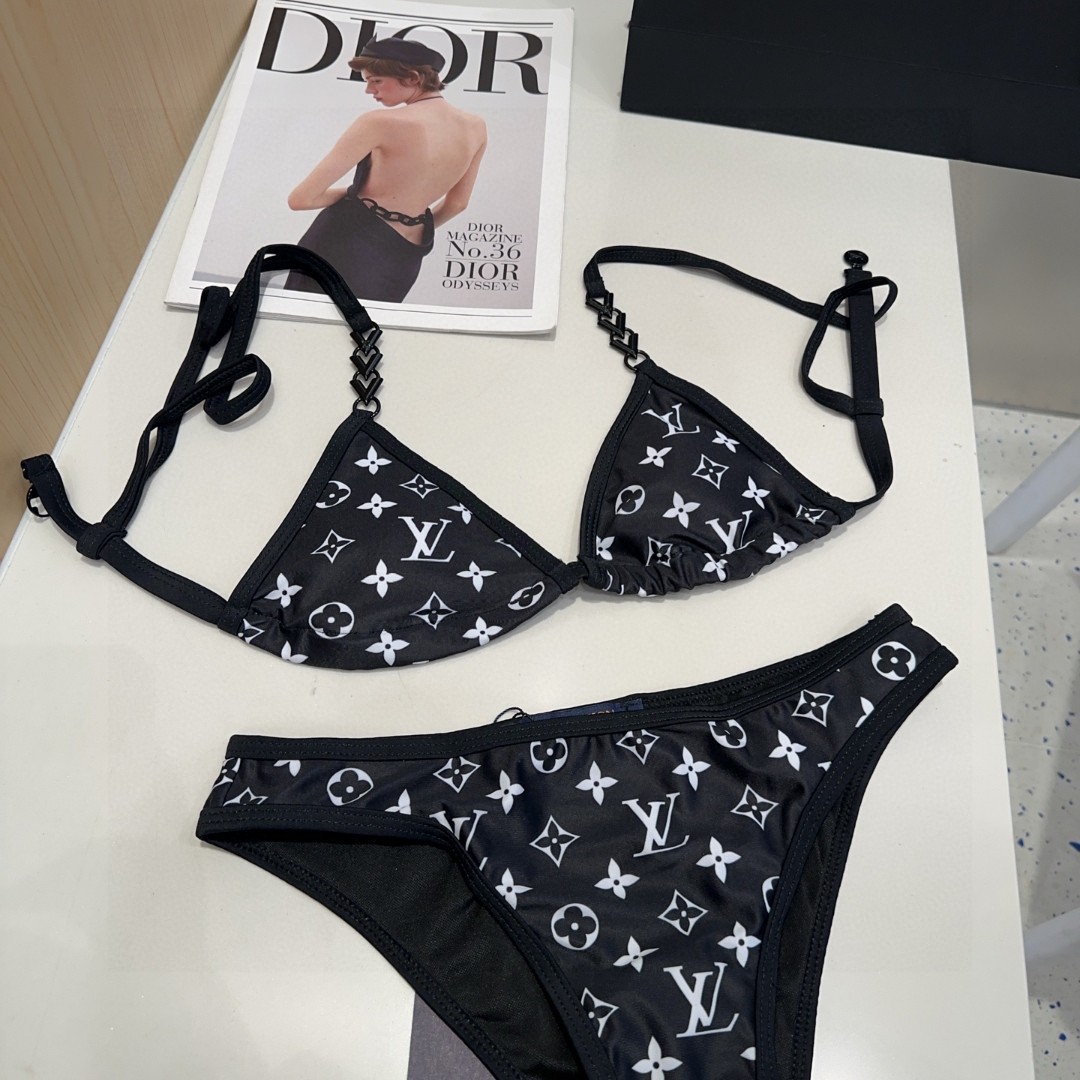 Lv泳衣，实物实在太美了！拍不出来它的美😍谁穿谁美！很值得入手✋ SML