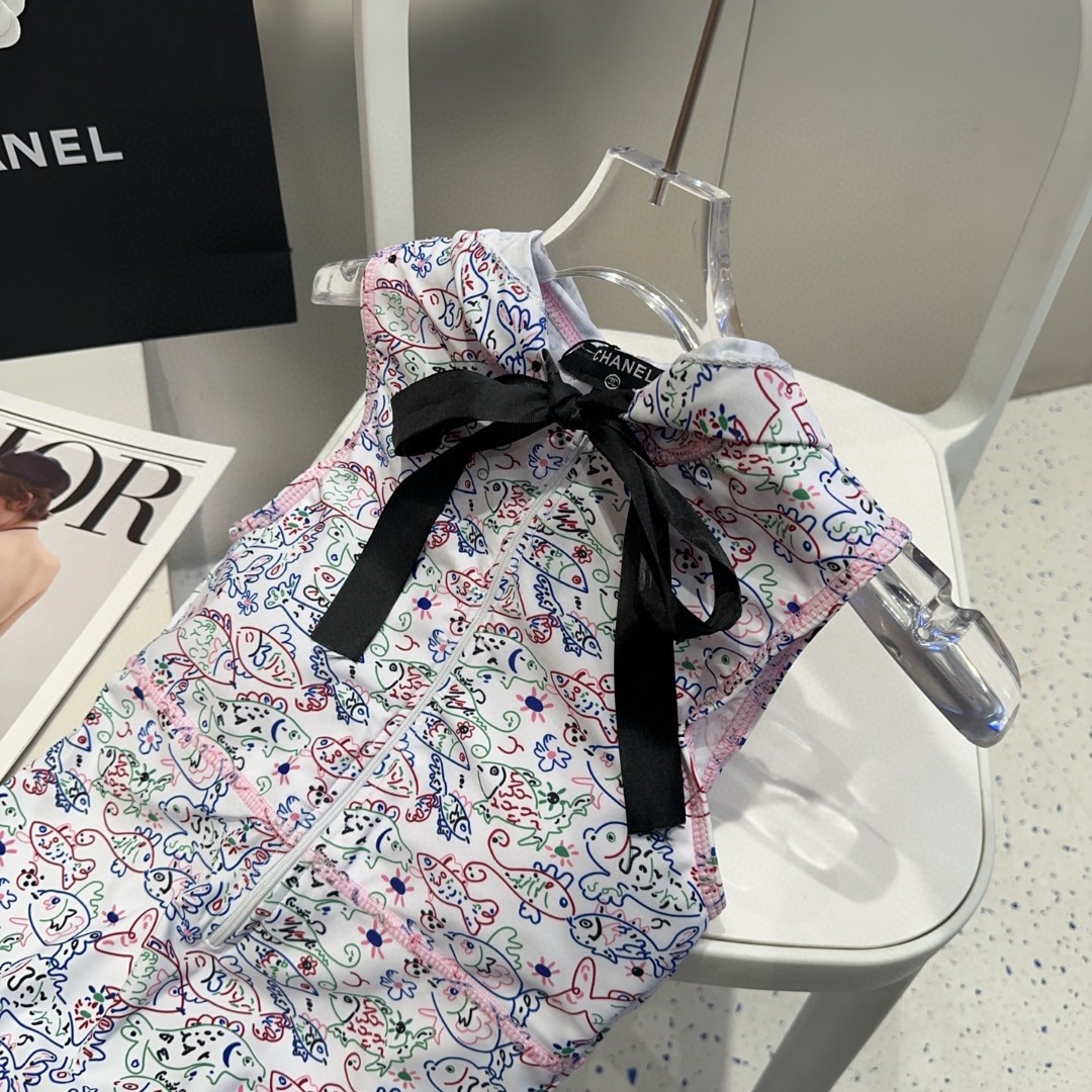 香奈儿泳衣，实物实在太美了！拍不出来它的美😍谁穿谁美！很值得入手✋ SML