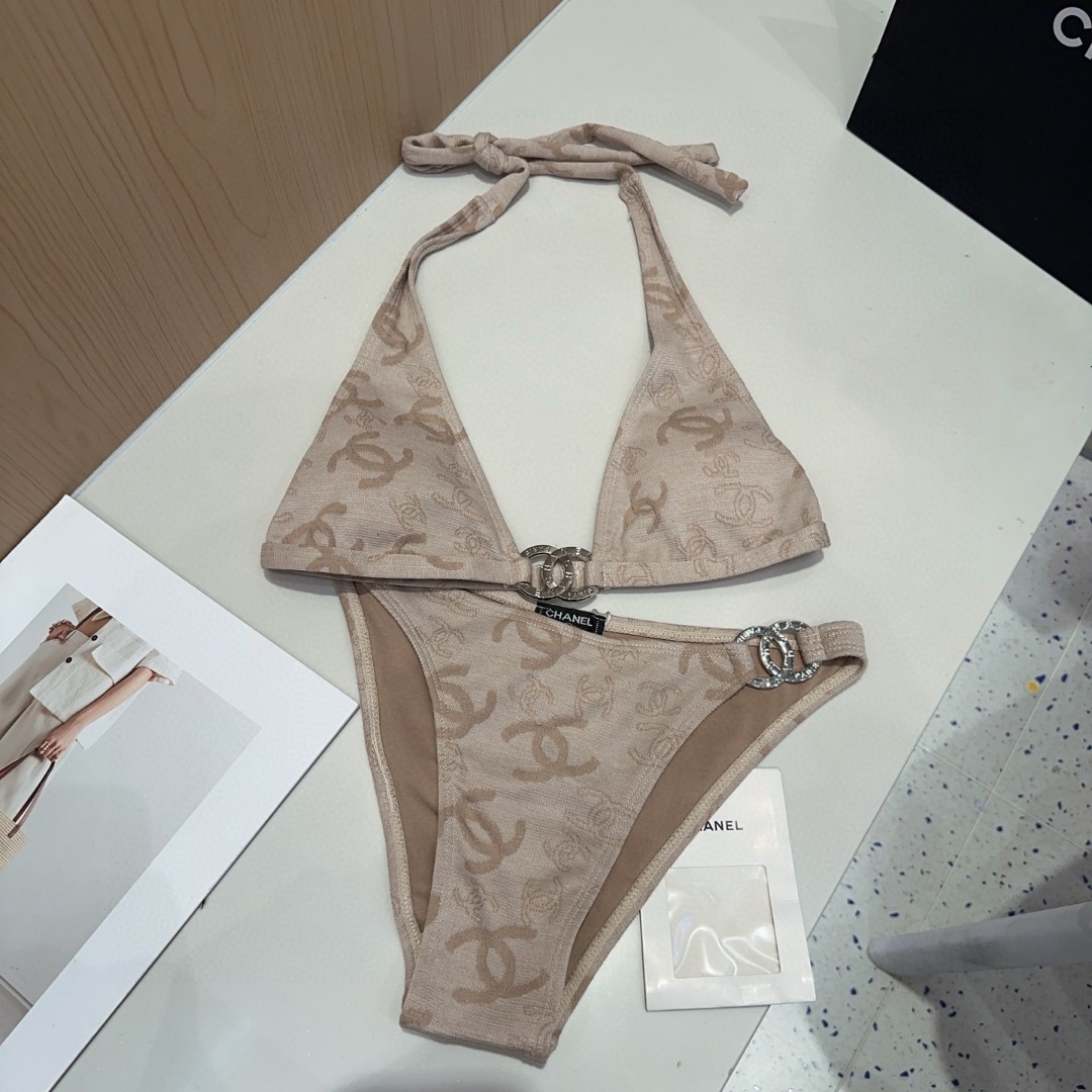 香奈儿泳衣，时尚达人必备。超级显身材！SML