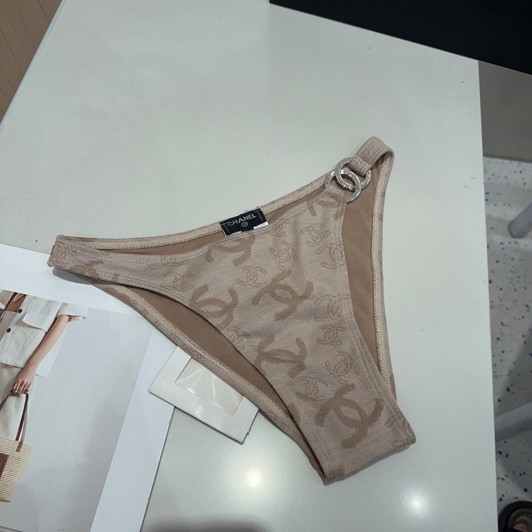 香奈儿泳衣，时尚达人必备。超级显身材！SML