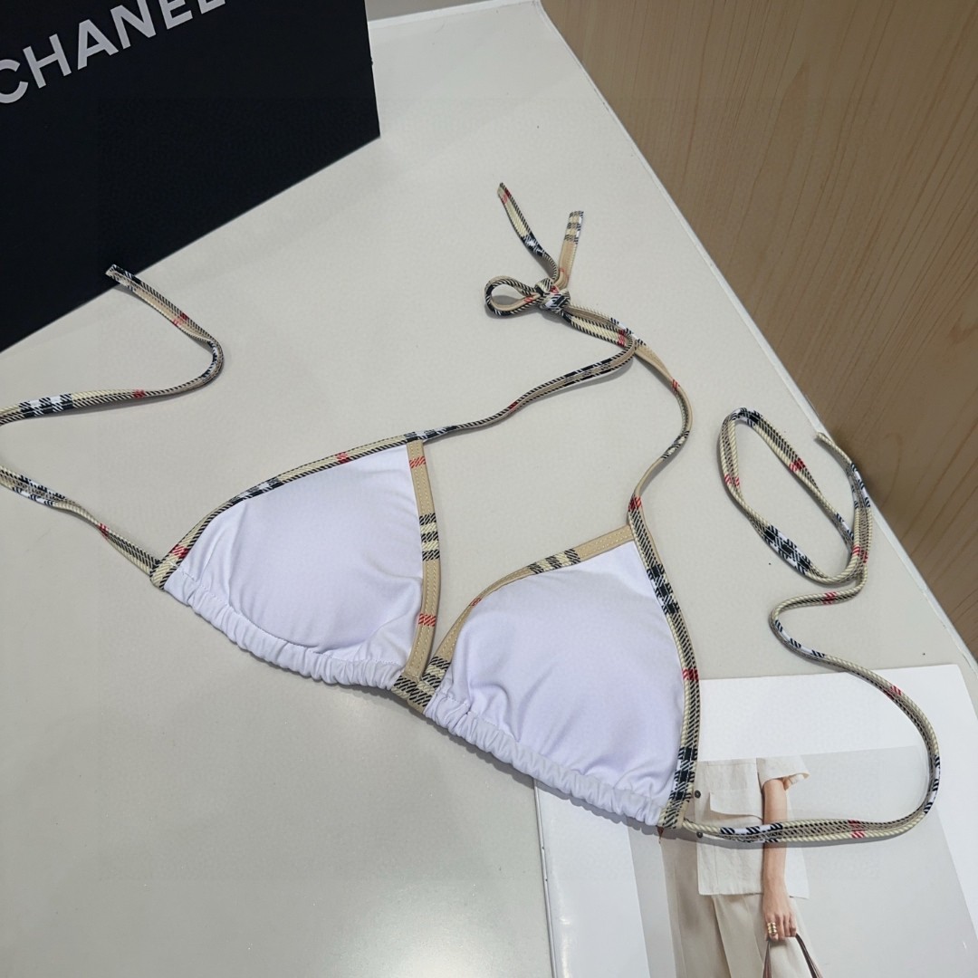 巴宝莉泳衣，时尚达人必备。超级显身材！SML