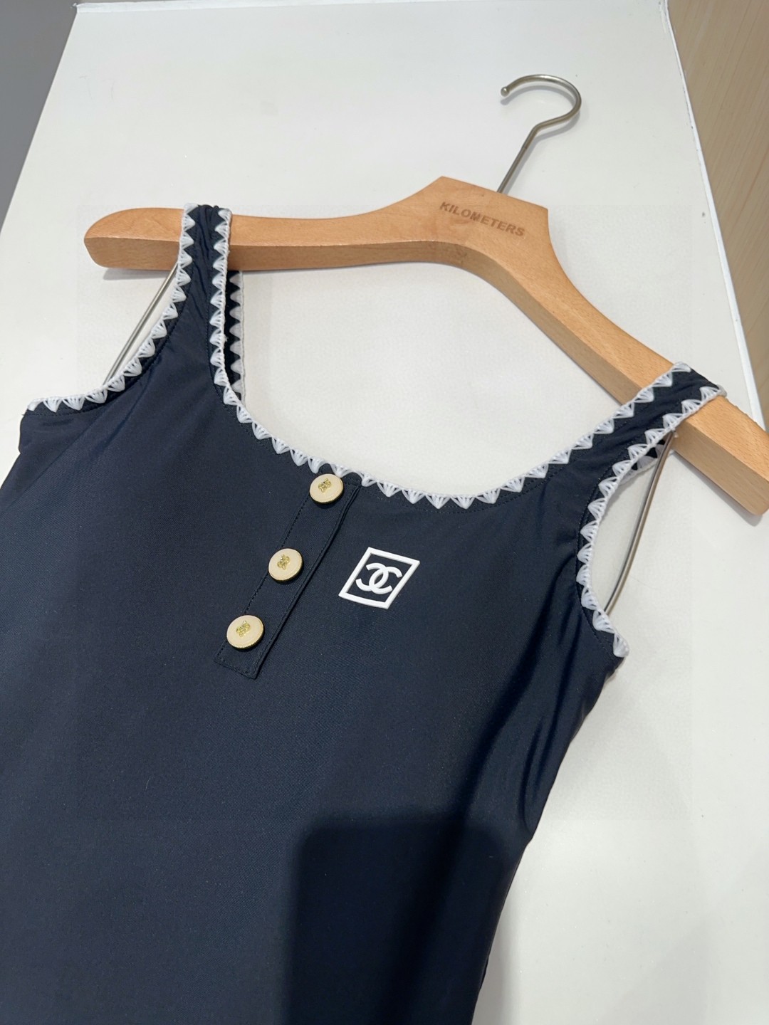 香奈儿泳衣，实物实在太美了！拍不出来它的美😍谁穿谁美！很值得入手✋ SML