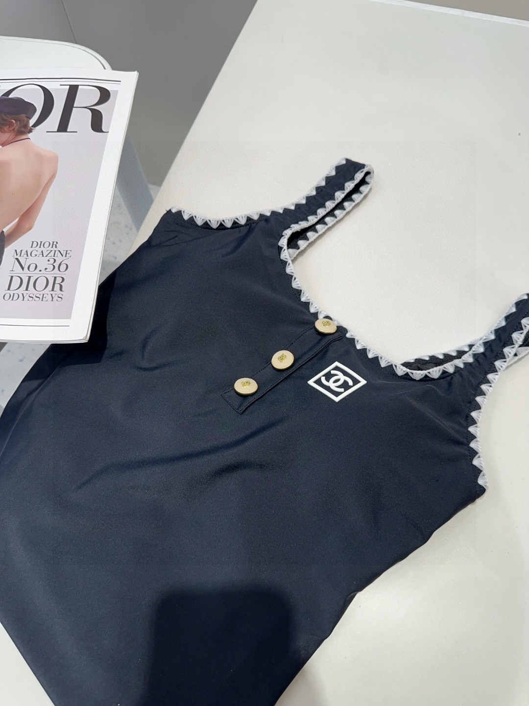 香奈儿泳衣，实物实在太美了！拍不出来它的美😍谁穿谁美！很值得入手✋ SML