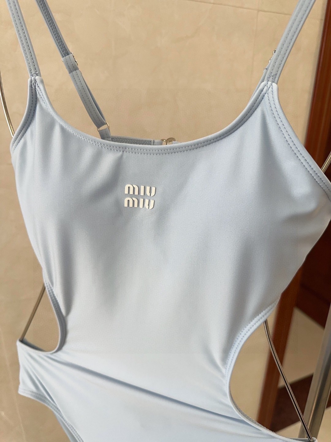 miumiu泳衣，时尚潮人必备！实物超级好看！海边度假拍照超级好！SML