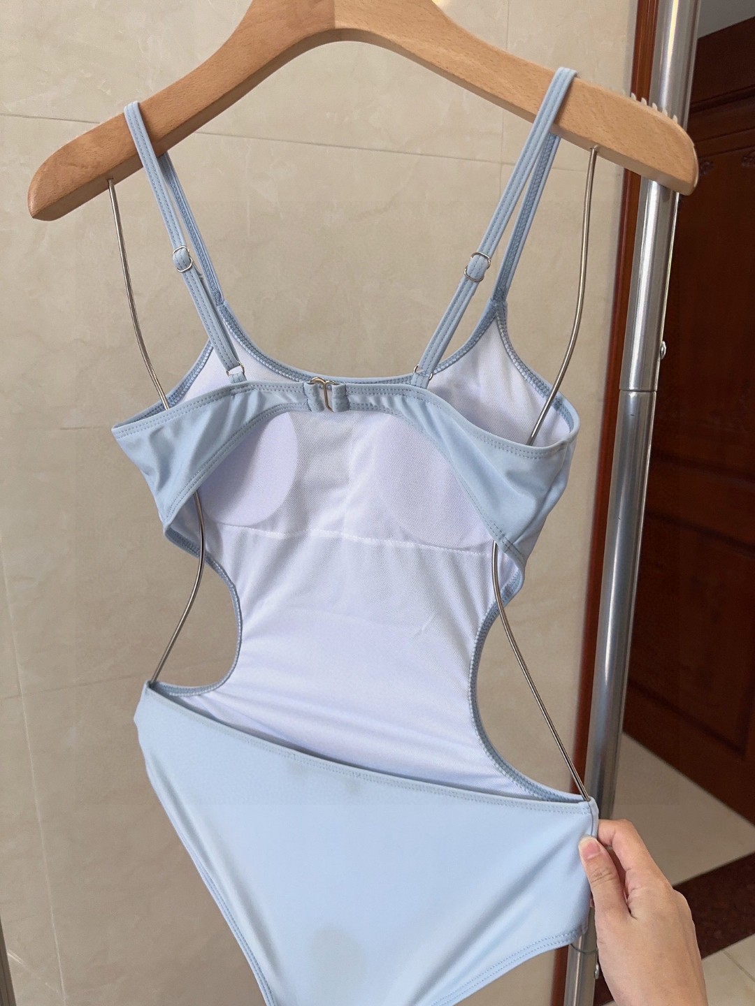 miumiu泳衣，时尚潮人必备！实物超级好看！海边度假拍照超级好！SML