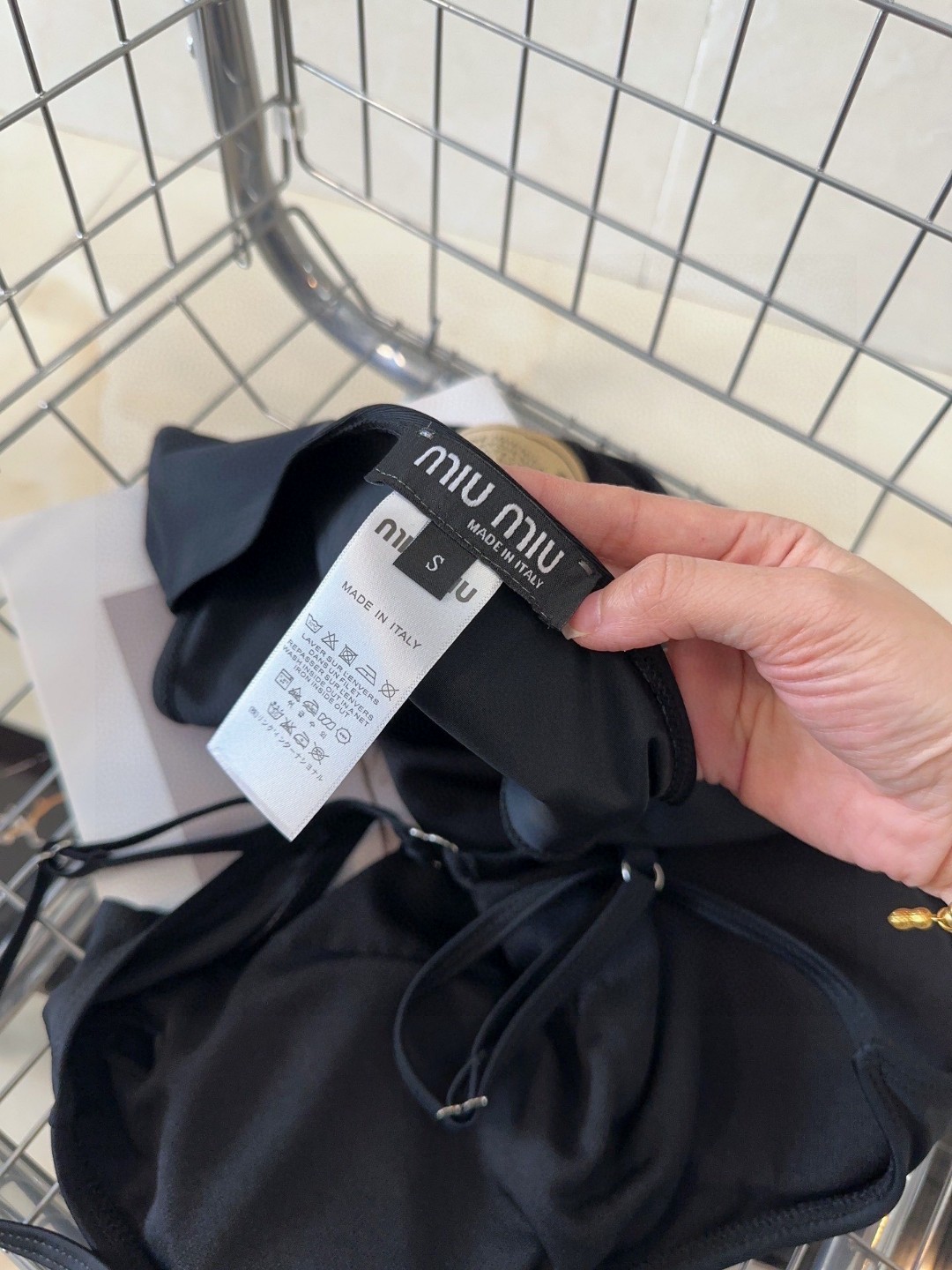 miumiu泳衣，时尚潮人必备！实物超级好看！海边度假拍照超级好！SML