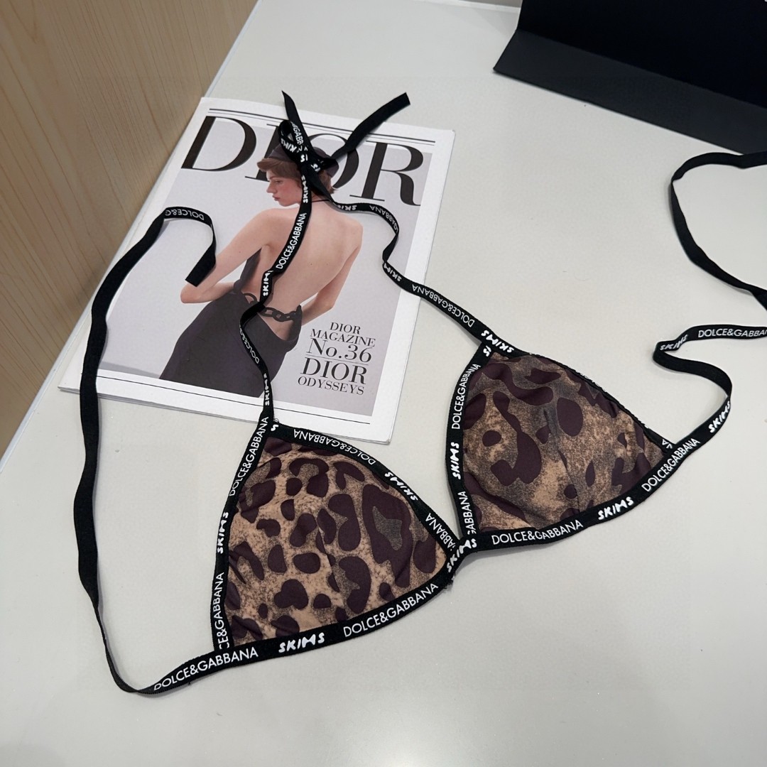 Dg泳衣，时尚达人必备。超级显身材！SML