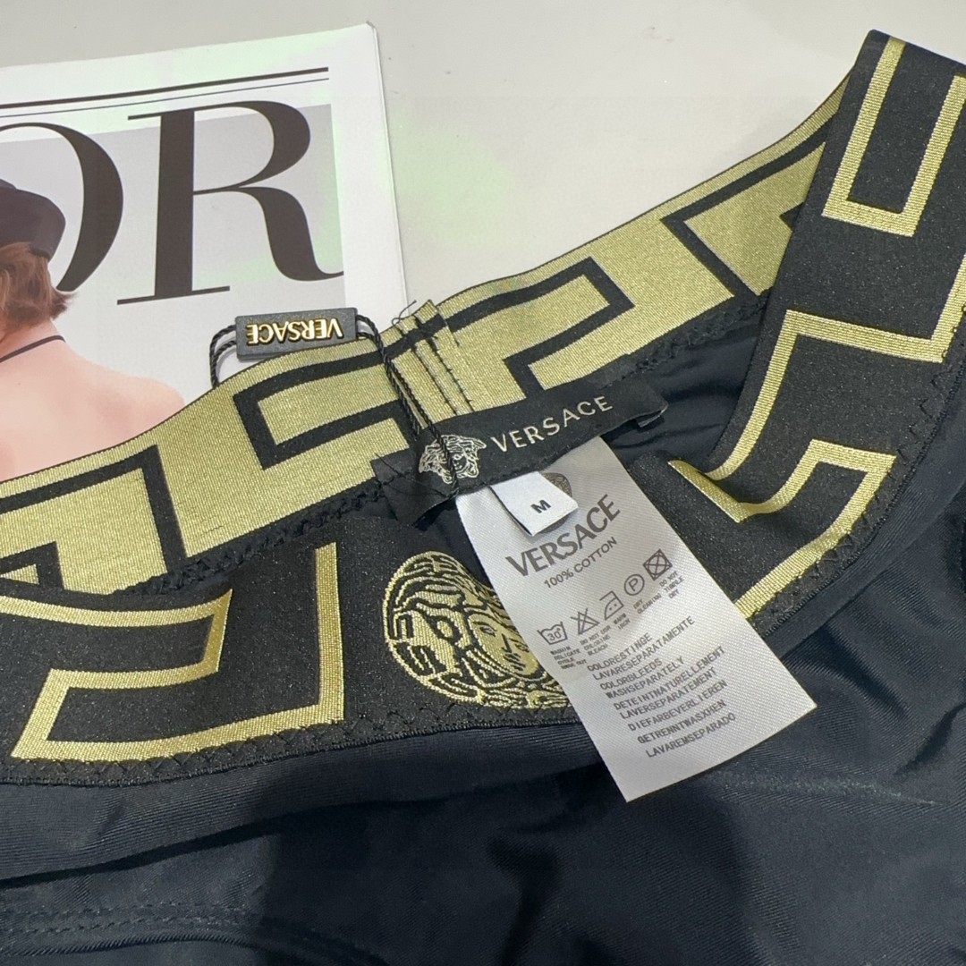 范思哲泳衣，上身显瘦而且好看！穿着很洋气😍SML