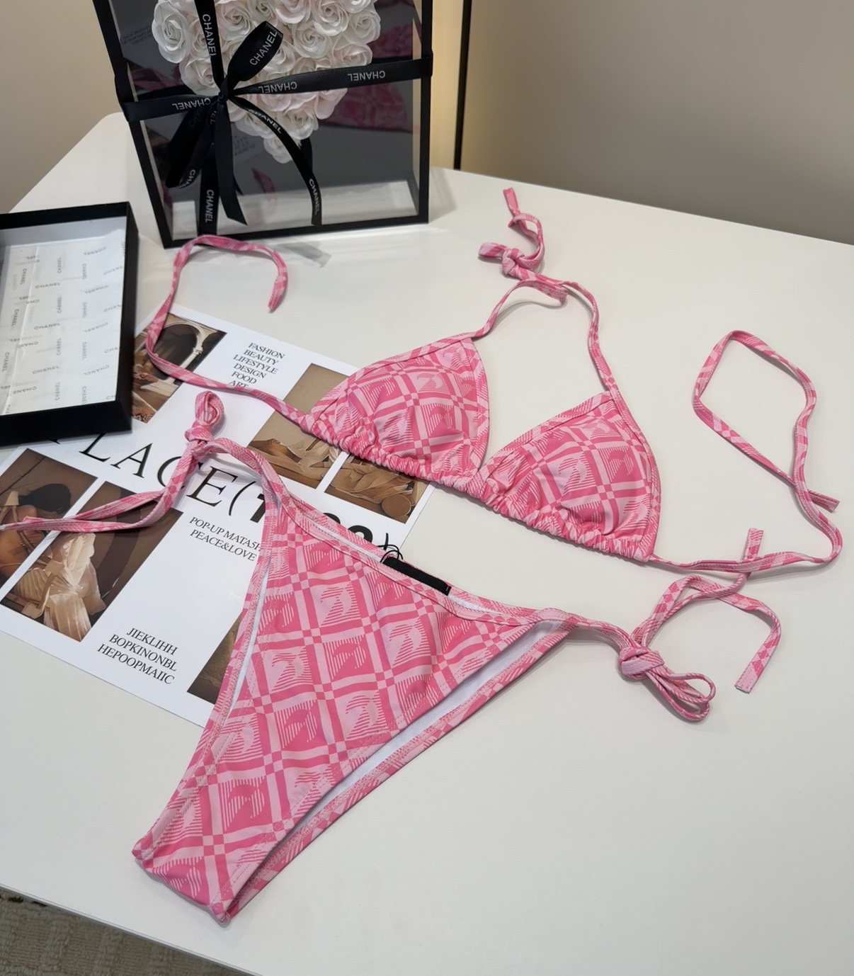 潮牌泳衣，实物实在太美了！拍不出来它的美😍谁穿谁美！很值得入手✋ SML