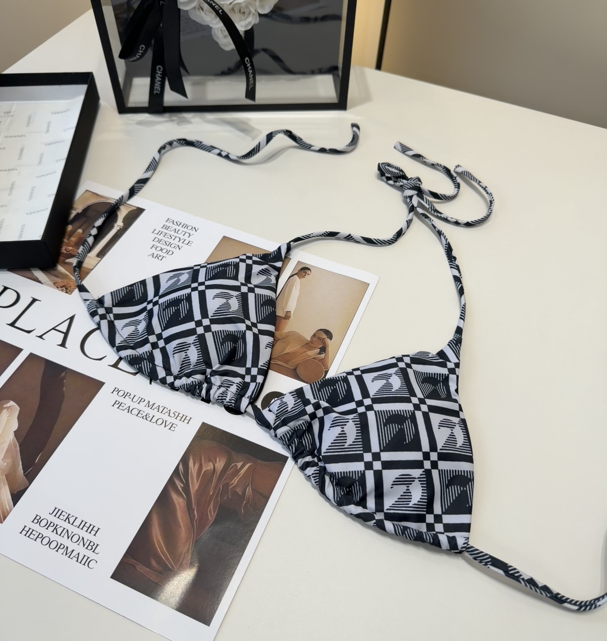 潮牌泳衣，实物实在太美了！拍不出来它的美😍谁穿谁美！很值得入手✋ SML