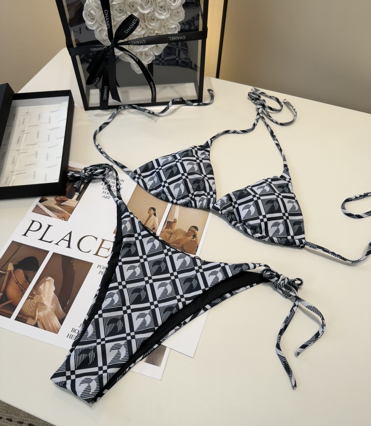 潮牌泳衣，实物实在太美了！拍不出来它的美😍谁穿谁美！很值得入手✋ SML