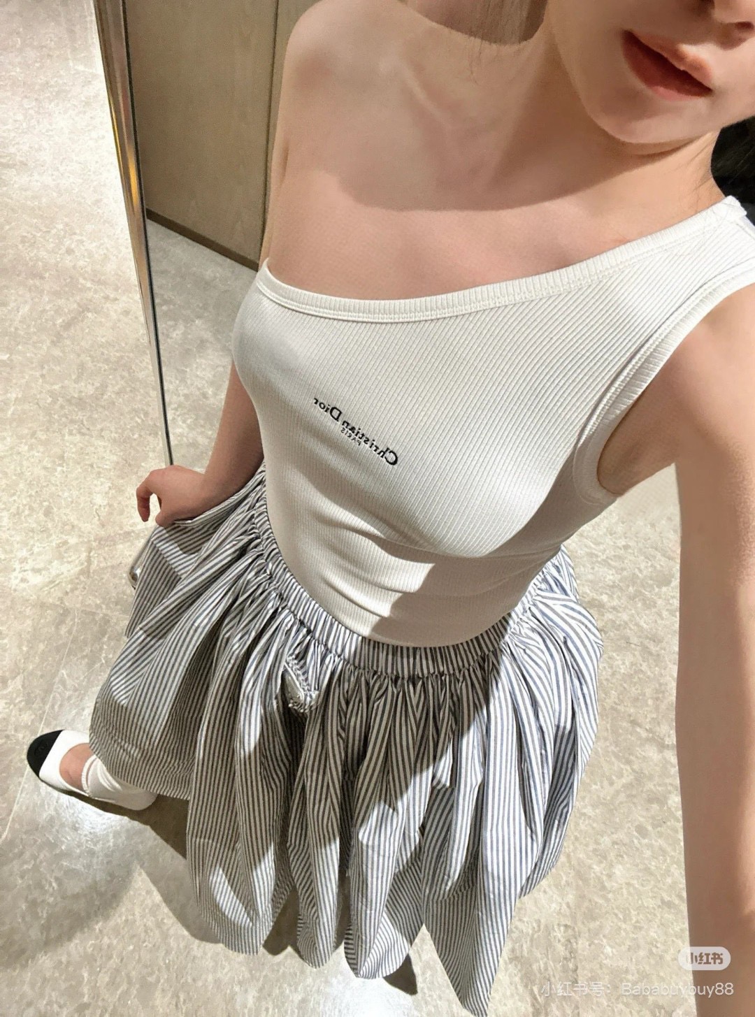 迪奥斜肩针织背心