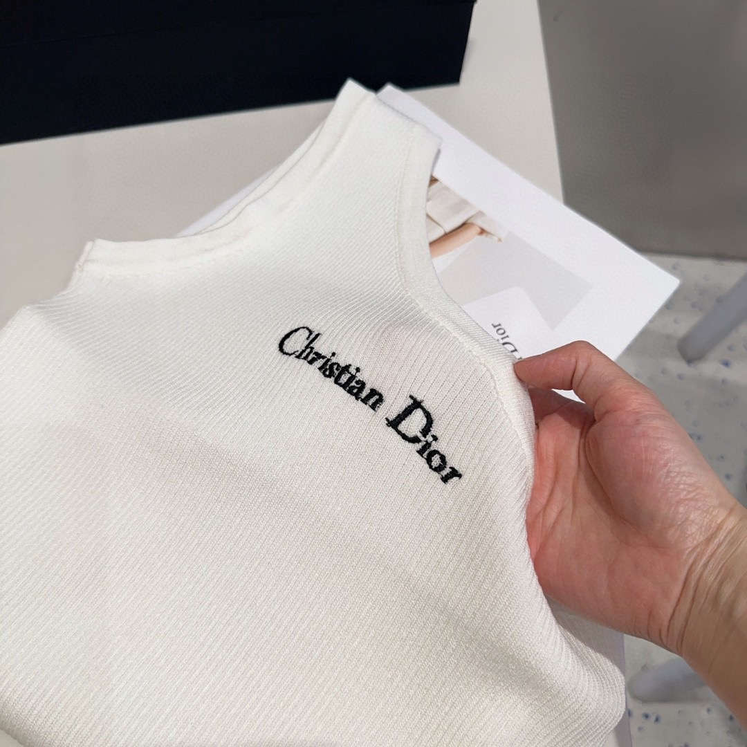 迪奥斜肩针织背心