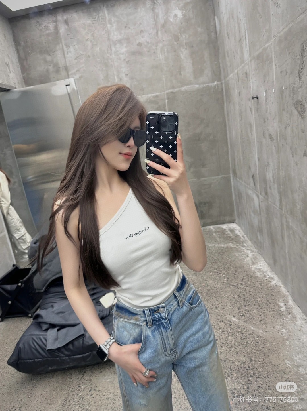 迪奥斜肩针织背心