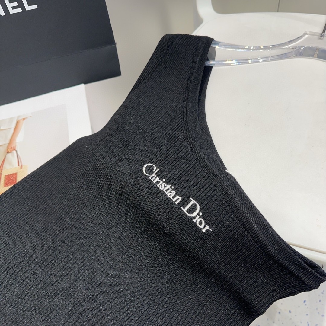 迪奥斜肩针织背心