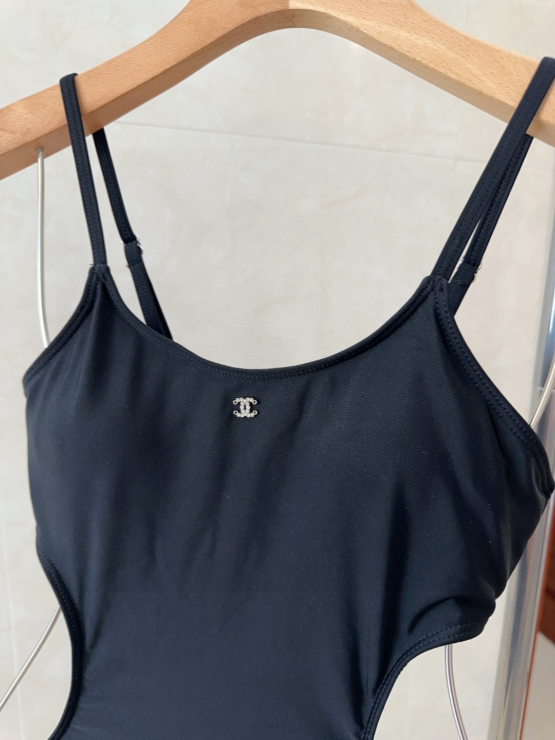 香奈儿泳衣，时尚潮人必备！实物超级好看！海边度假拍照超级好！SML