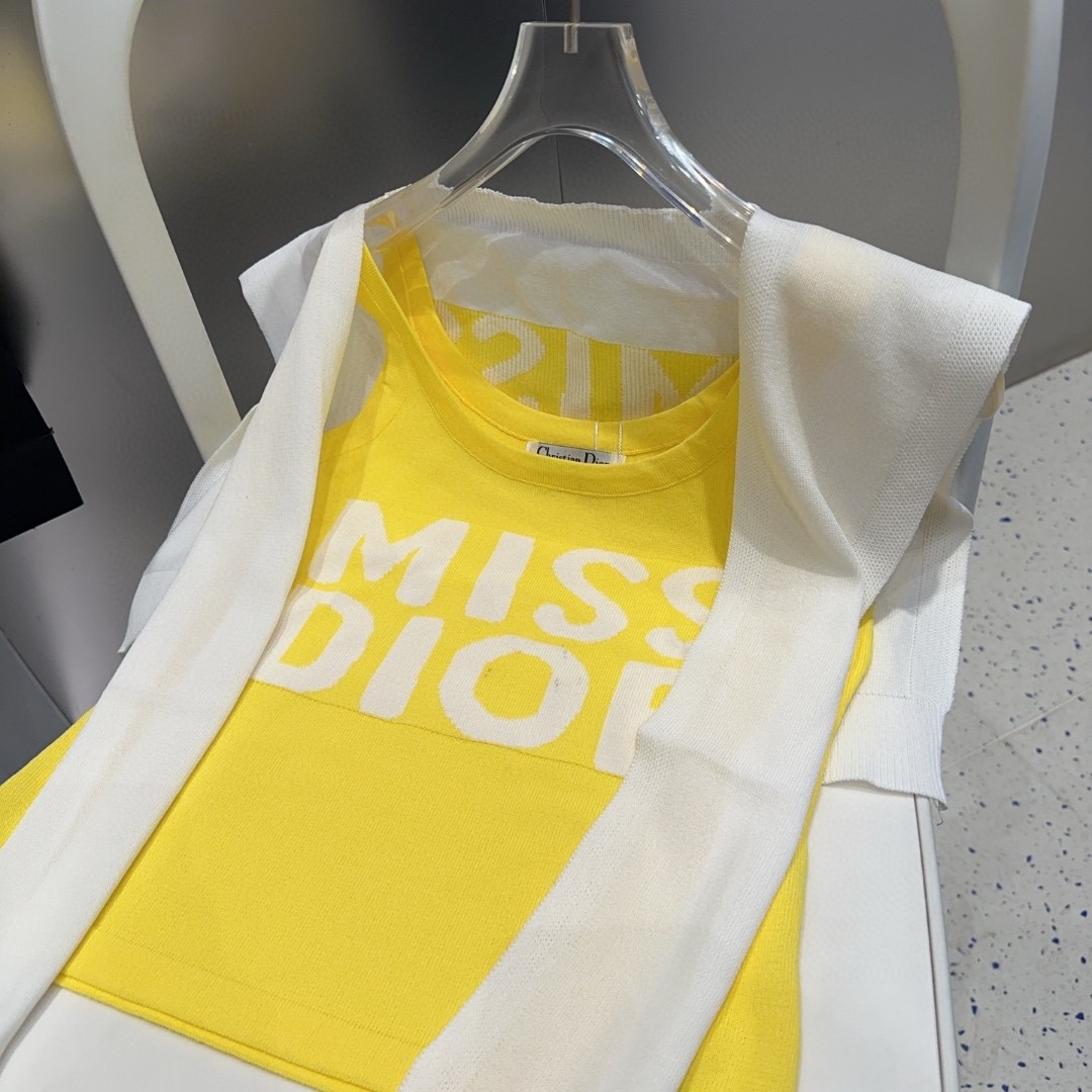 迪奥背心，搭外套单穿超🔥爆均码