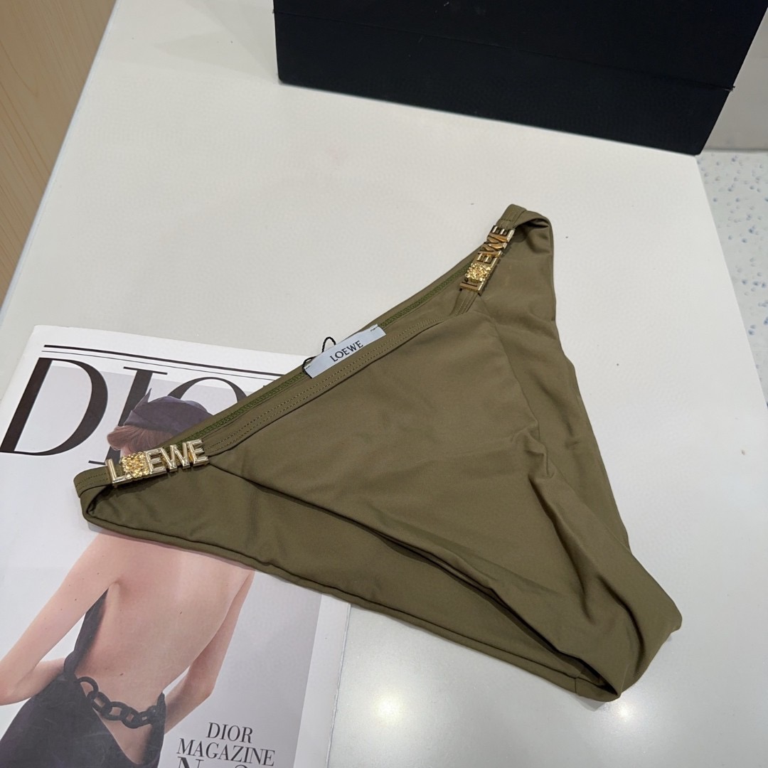 罗意威泳衣，时尚达人必备。超级显身材！SML