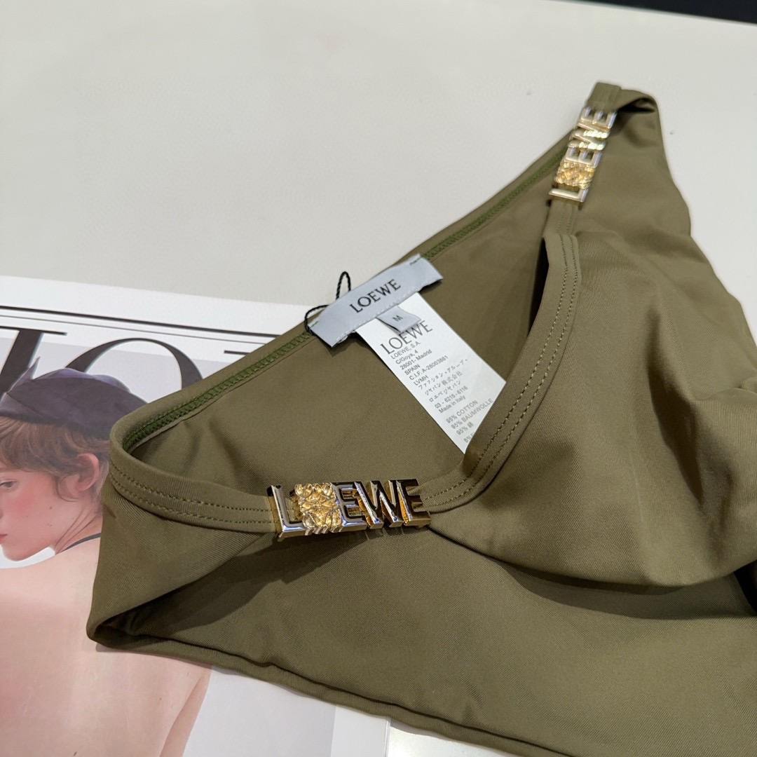 罗意威泳衣，时尚达人必备。超级显身材！SML