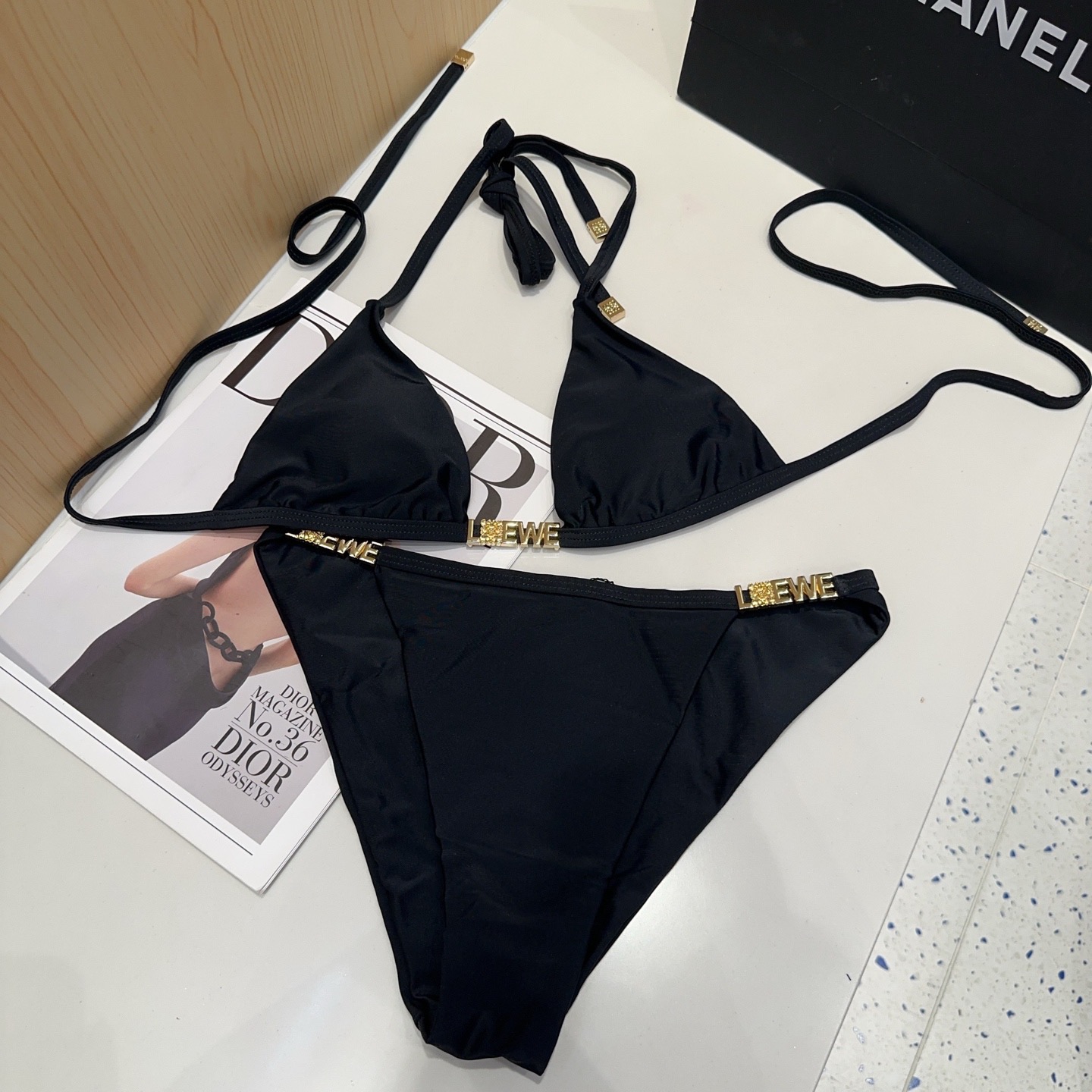 罗意威泳衣，时尚达人必备。超级显身材！SML