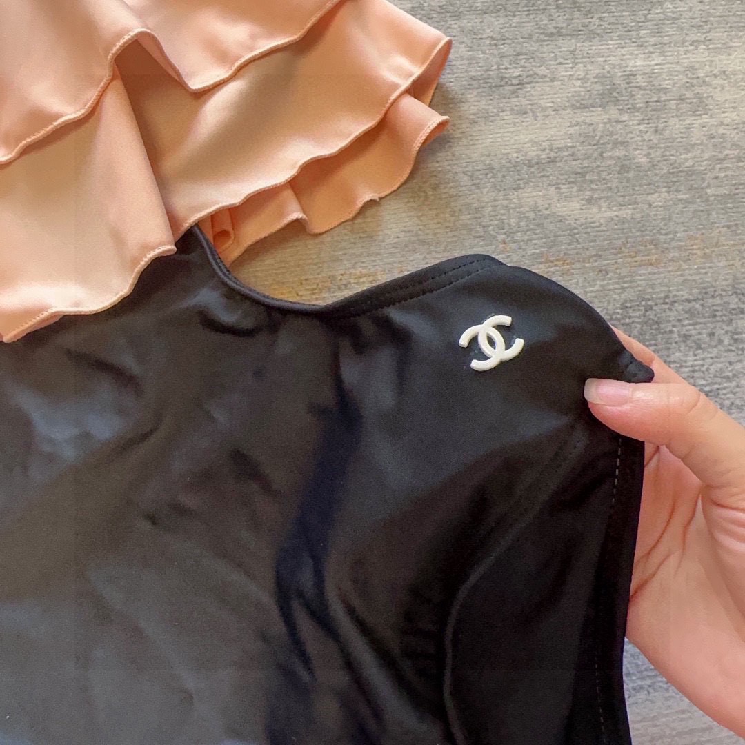 香奈儿泳衣，实物实在太美了！拍不出来它的美😍谁穿谁美！很值得入手✋ SML