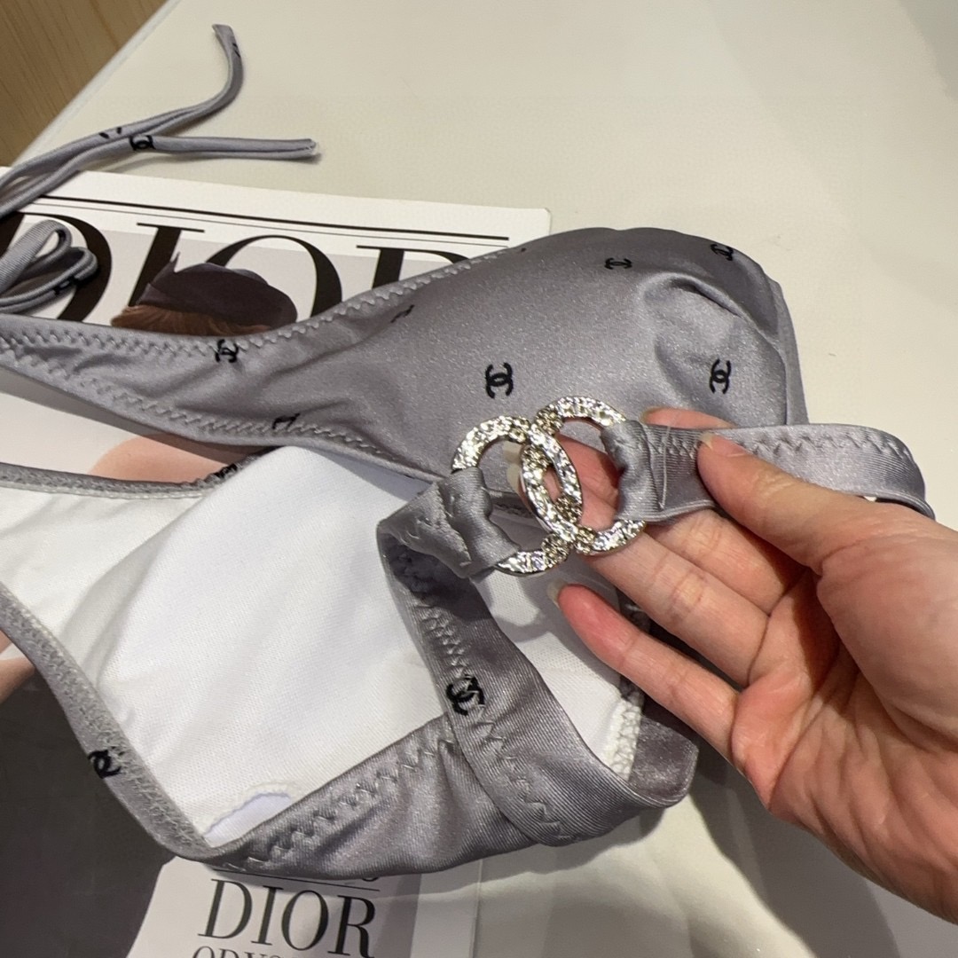 香奈儿泳衣，时尚潮人必备！实物超级好看！海边度假拍照超级好！SML