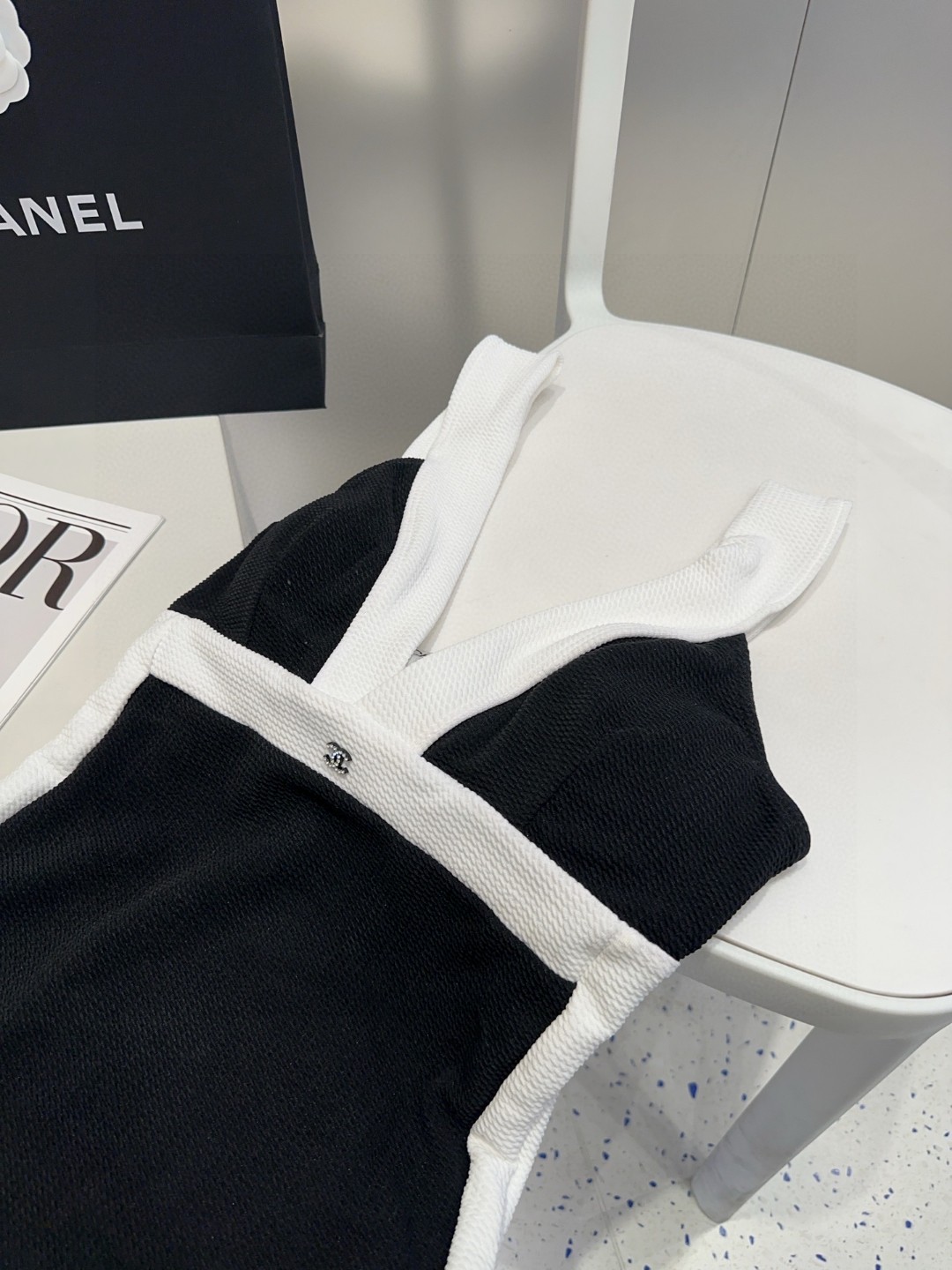 香奈儿泳衣，实物实在太美了！拍不出来它的美😍谁穿谁美！很值得入手✋ SML