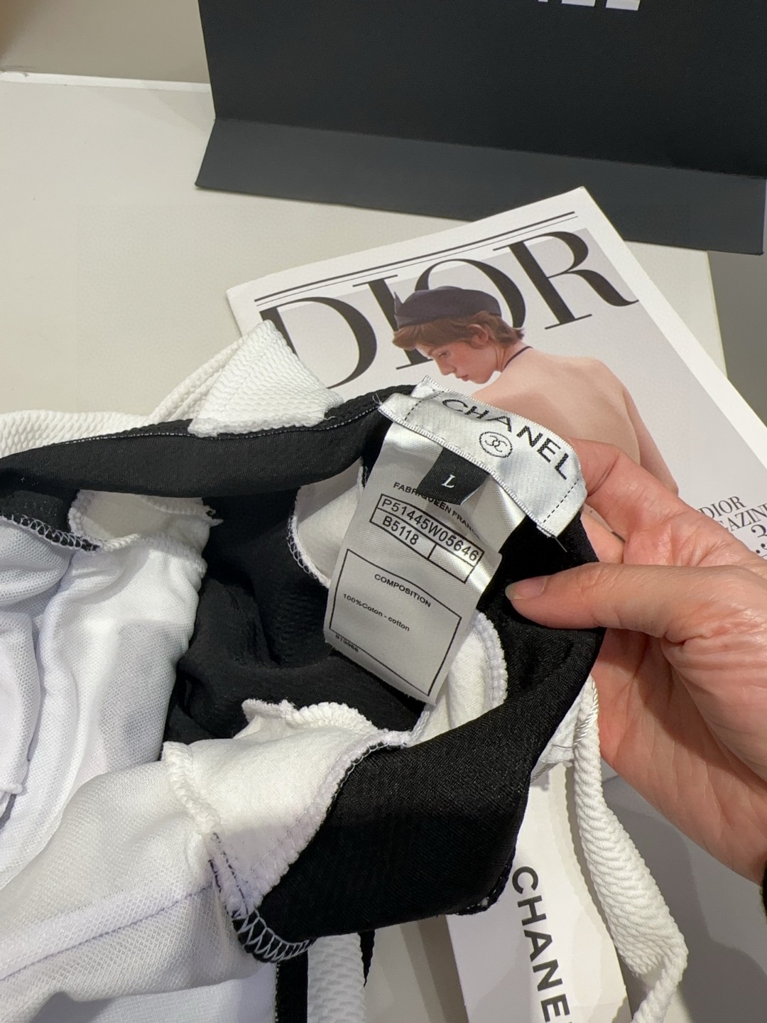 香奈儿泳衣，实物实在太美了！拍不出来它的美😍谁穿谁美！很值得入手✋ SML