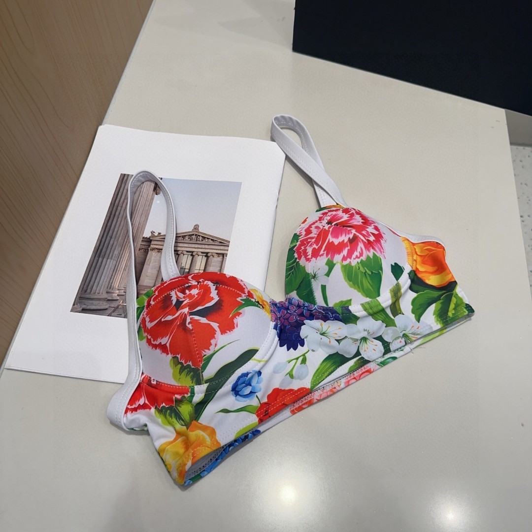 Dg泳衣，时尚达人必备。超级显身材！SML