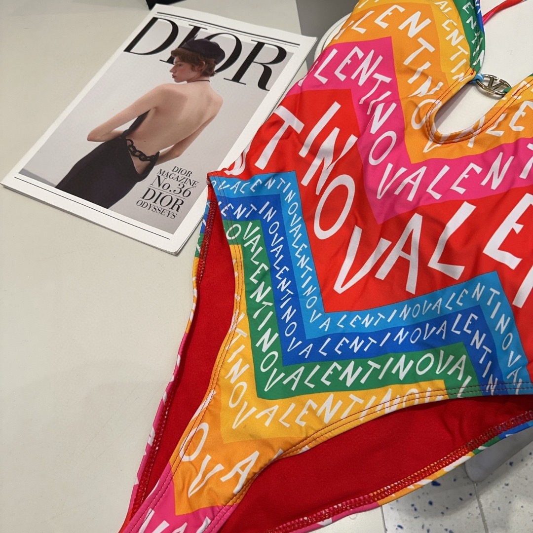 华伦天奴泳衣，上身显瘦而且好看！穿着很洋气😍SML