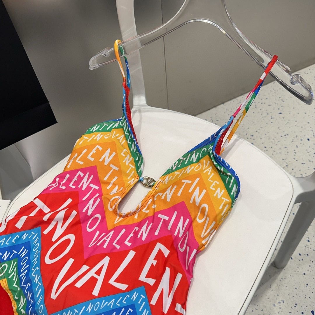 华伦天奴泳衣，上身显瘦而且好看！穿着很洋气😍SML