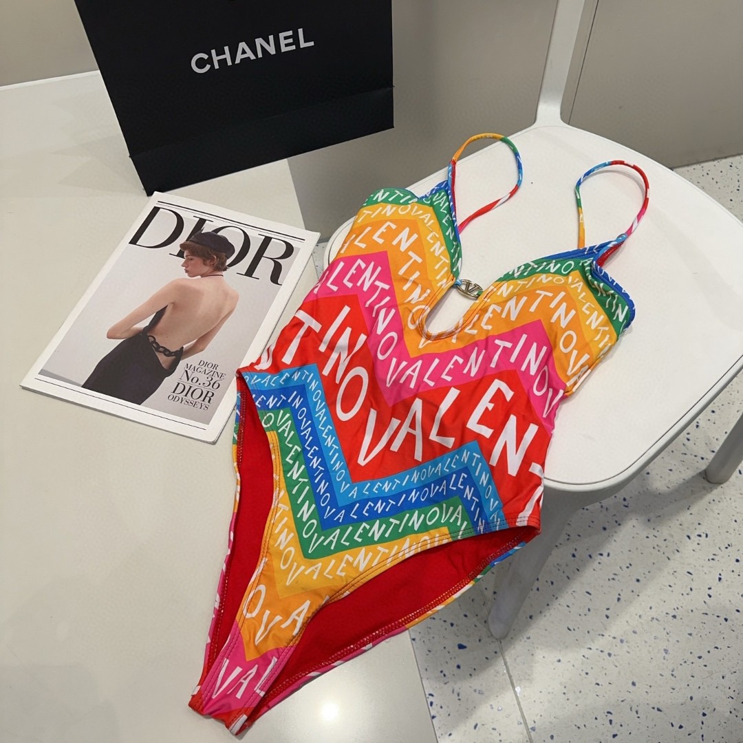 华伦天奴泳衣，上身显瘦而且好看！穿着很洋气😍SML