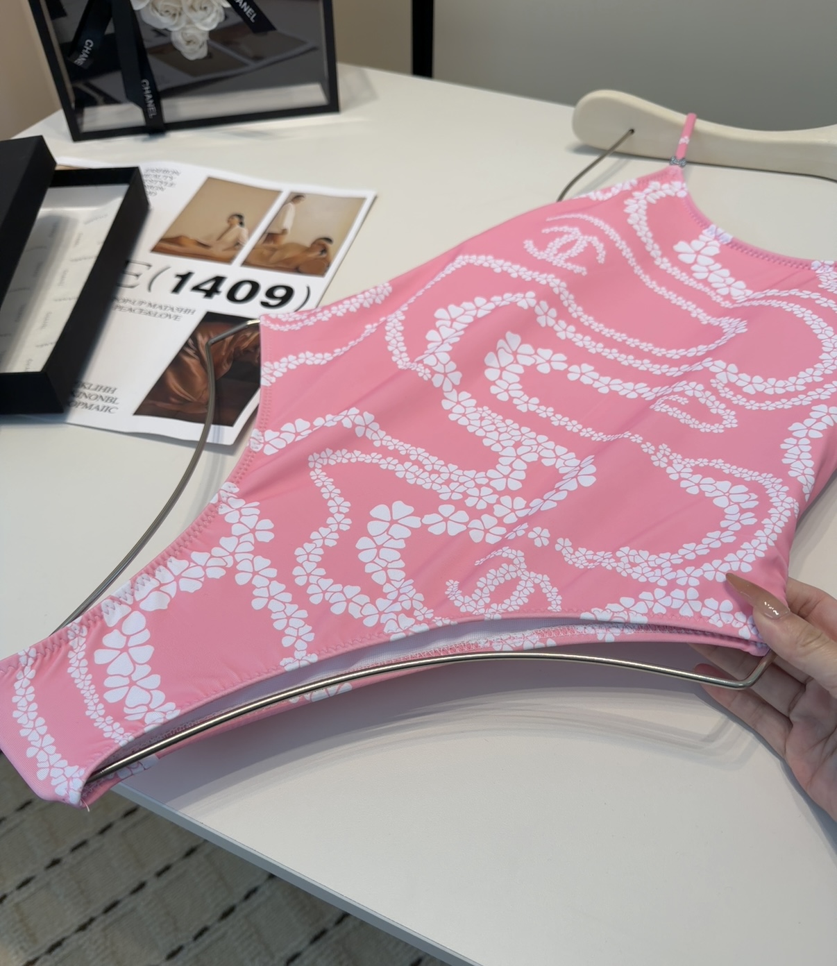 香奈儿泳衣，时尚潮人必备！实物超级好看！海边度假拍照超级好！SML