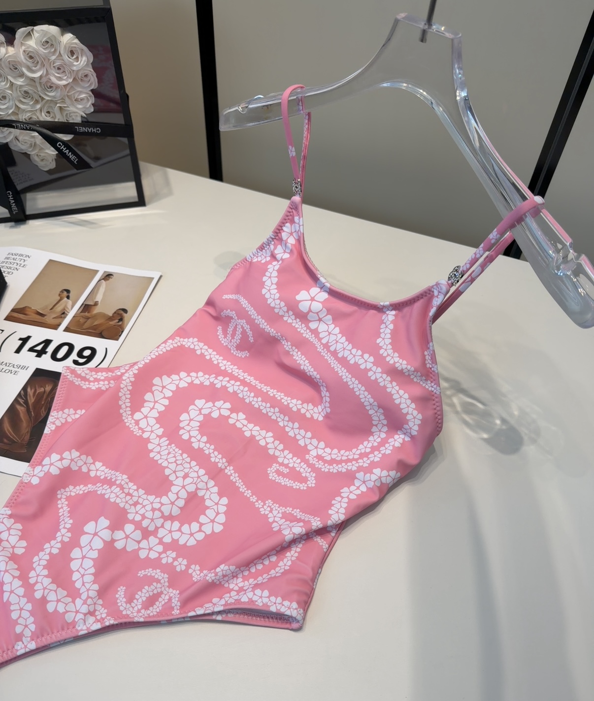 香奈儿泳衣，时尚潮人必备！实物超级好看！海边度假拍照超级好！SML