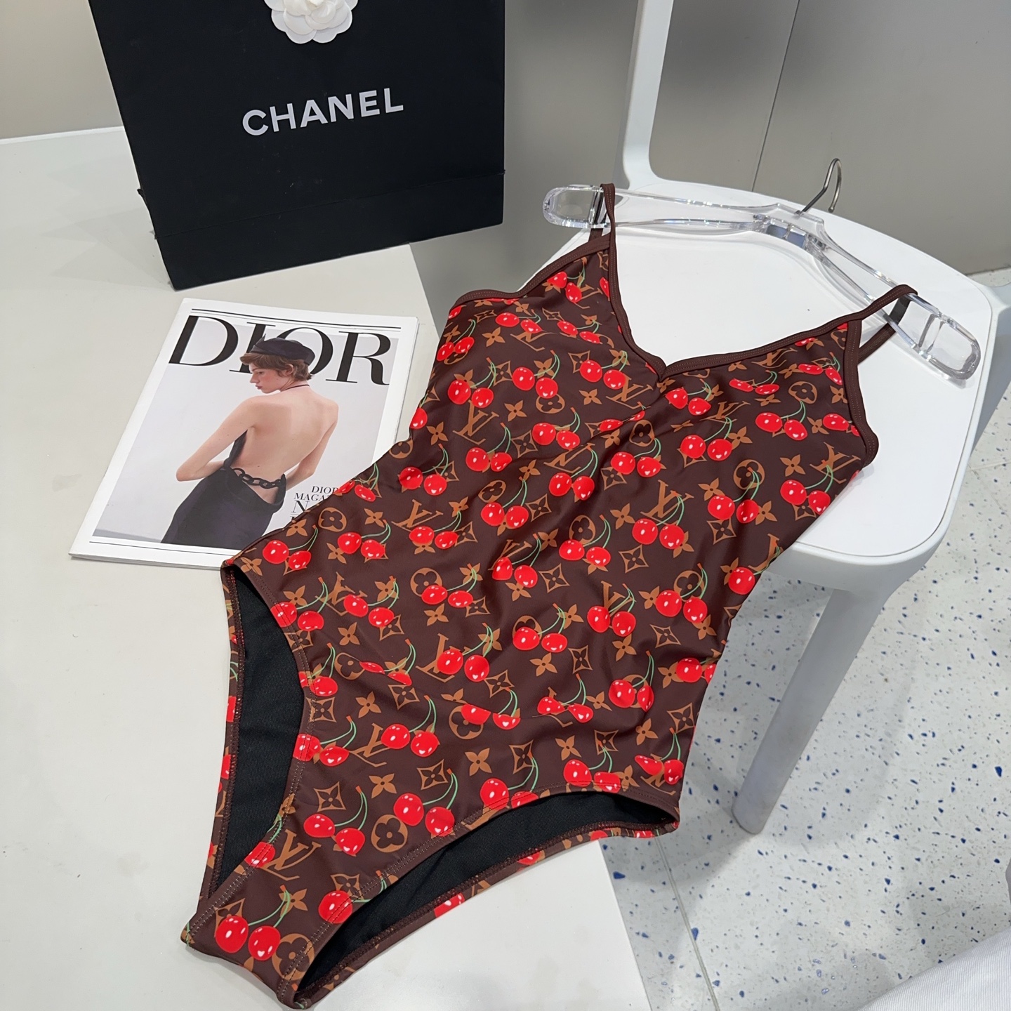 LV泳衣，时尚达人必备。超级显身材！SML