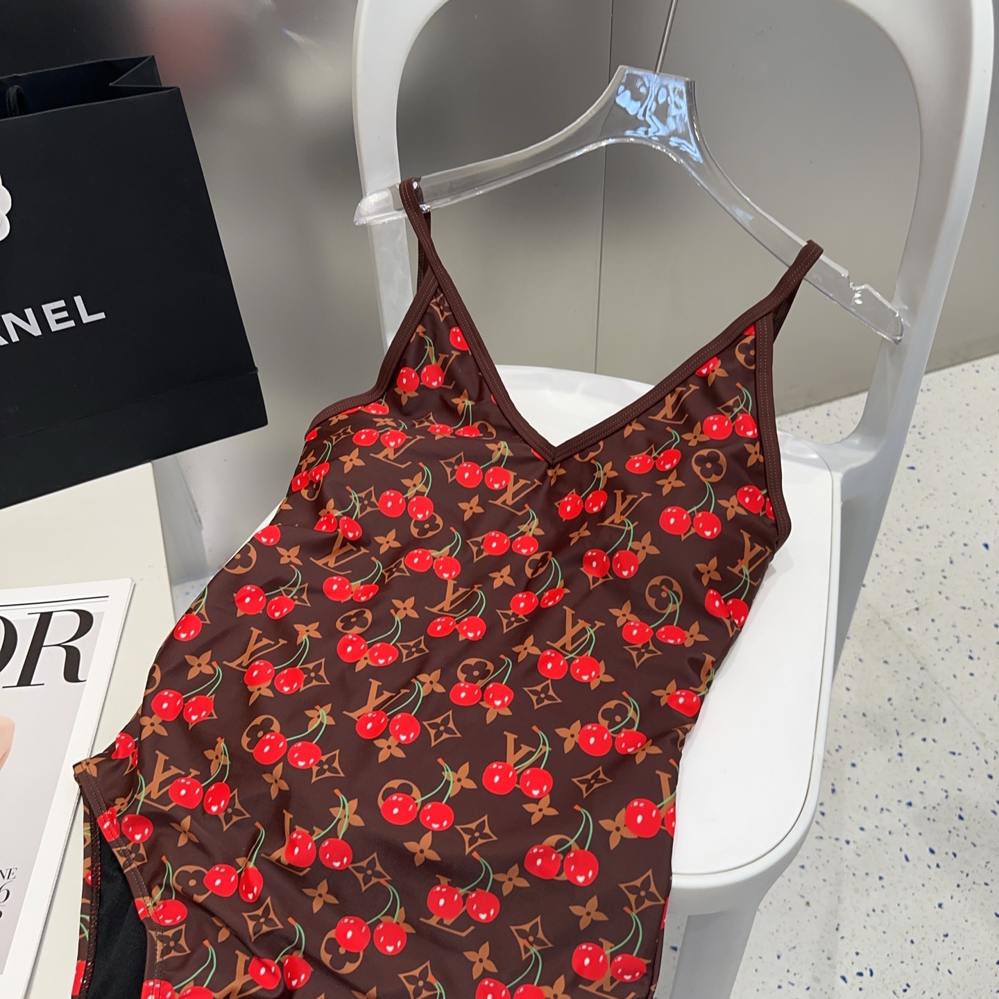 LV泳衣，时尚达人必备。超级显身材！SML