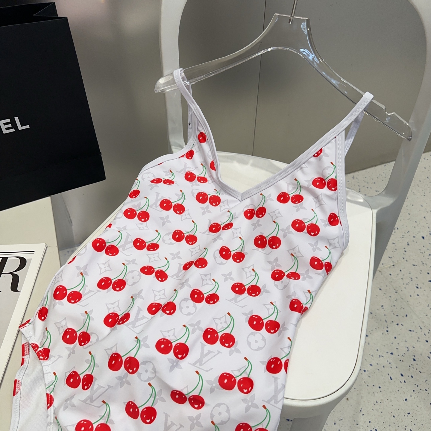 LV泳衣，时尚达人必备。超级显身材！SML