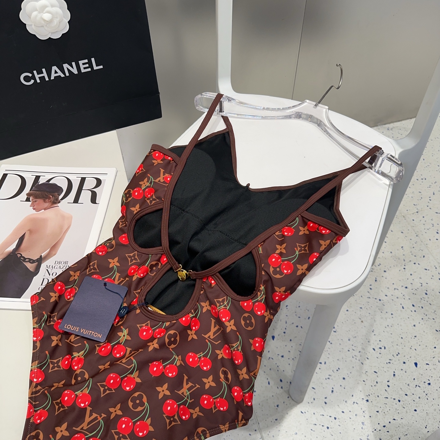 LV泳衣，时尚达人必备。超级显身材！SML