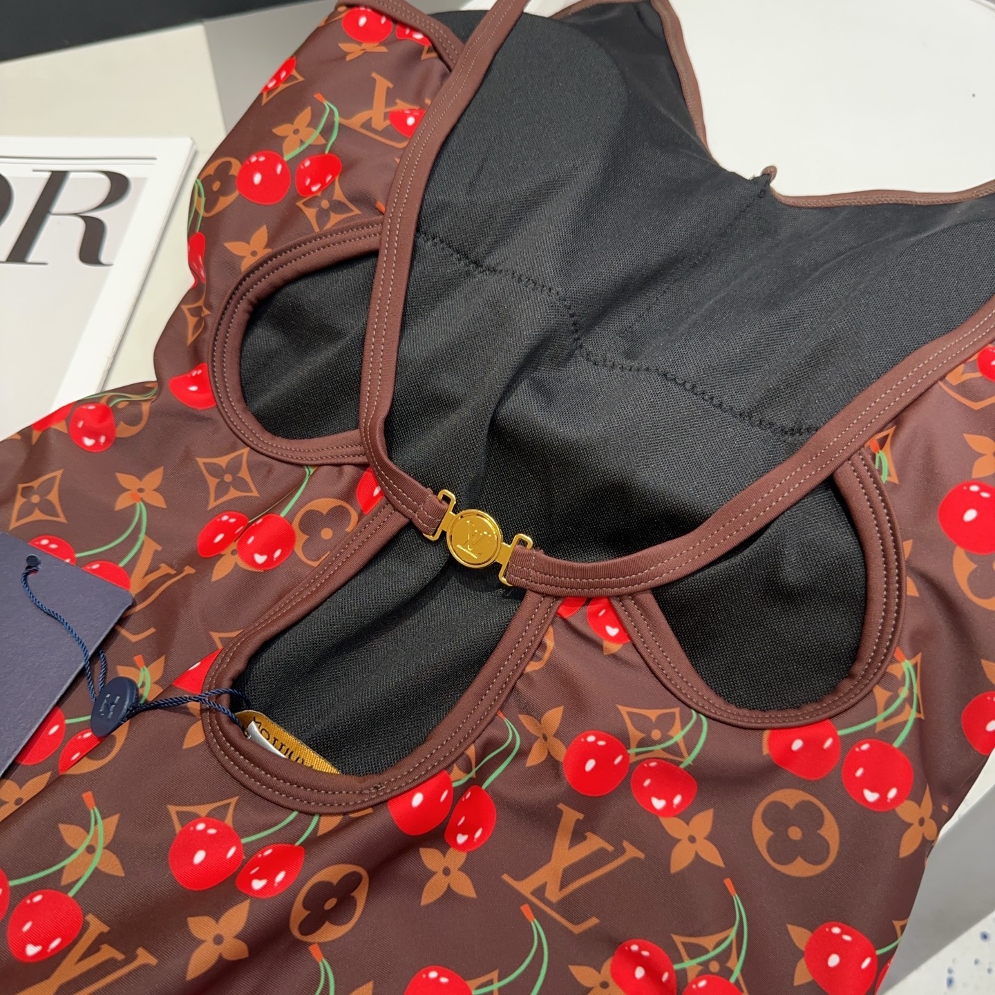 LV泳衣，时尚达人必备。超级显身材！SML