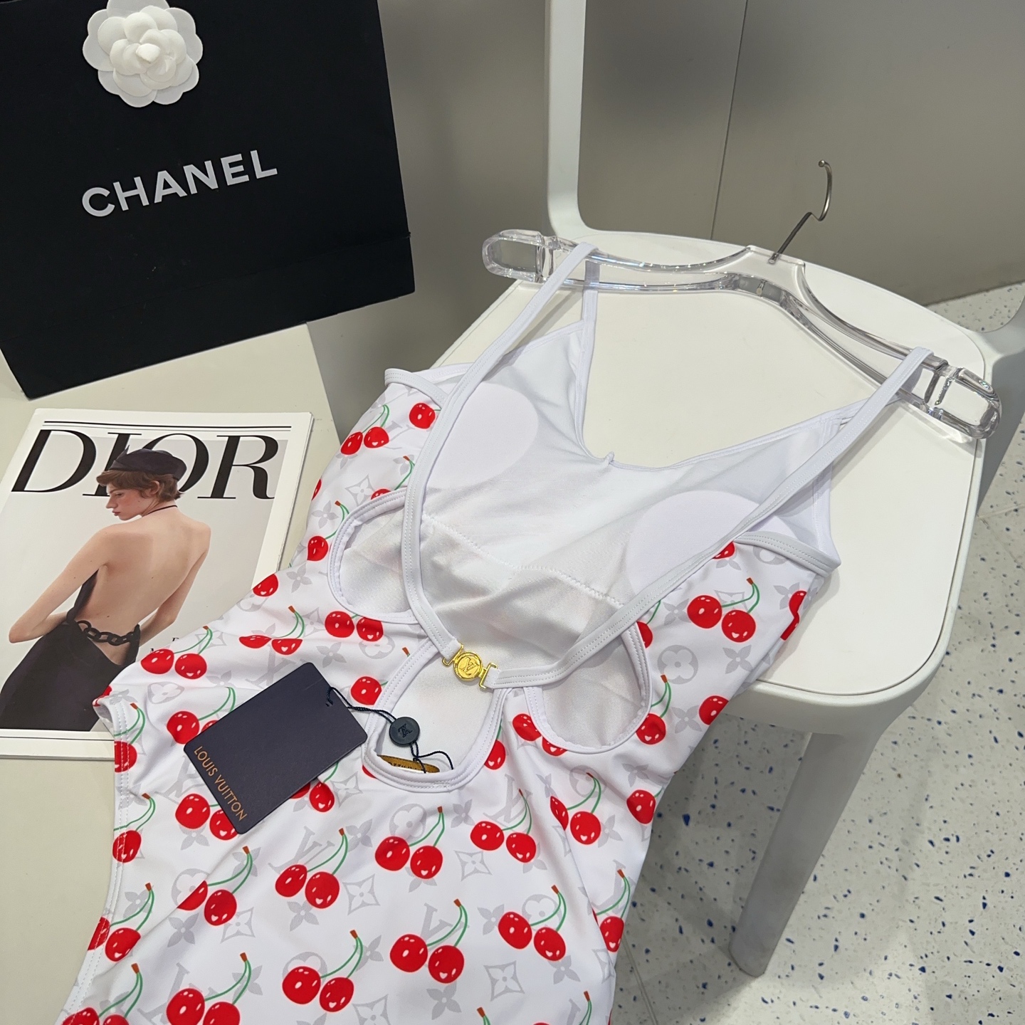 LV泳衣，时尚达人必备。超级显身材！SML