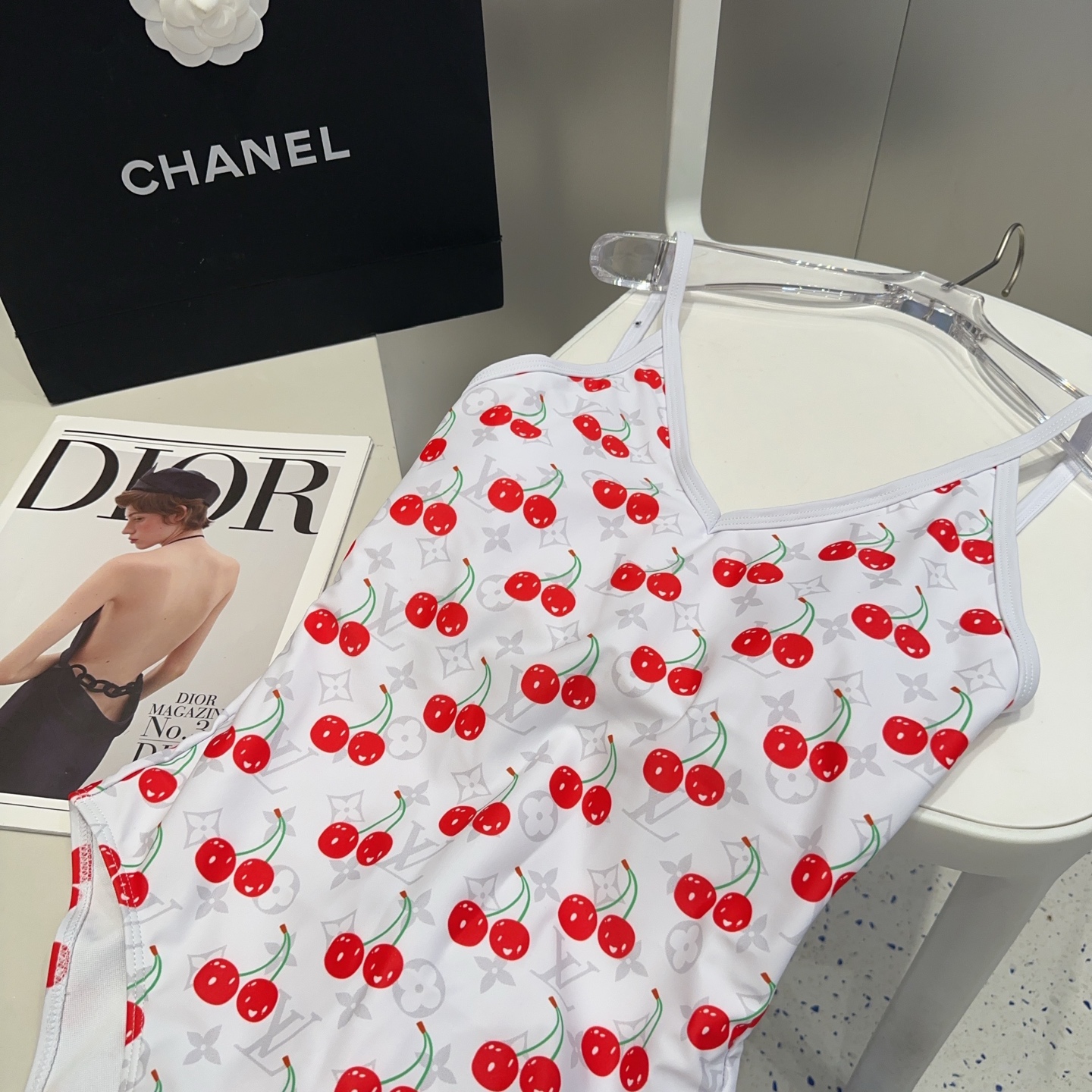 LV泳衣，时尚达人必备。超级显身材！SML