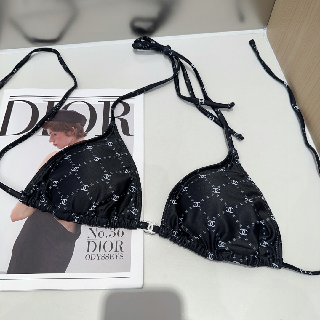 香奈儿泳衣，实物实在太美了！拍不出来它的美😍谁穿谁美！很值得入手✋ SML