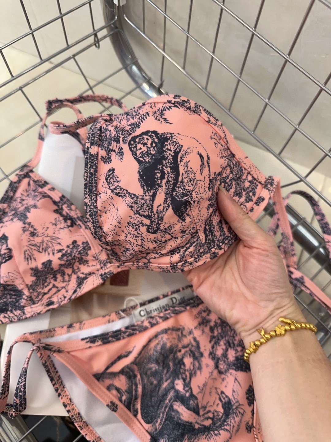 Dio*新款D家经典动物丛林茹伊印花交叉露背连体泳衣（有胸垫）休闲百搭紧身上衣，海边度假🏖️温泉游泳池必