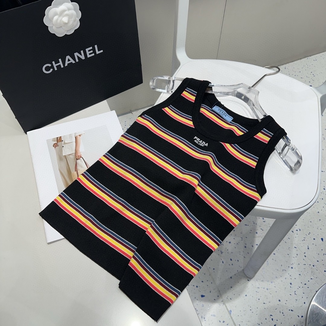 普拉达背心，搭外套单穿超🔥爆均码