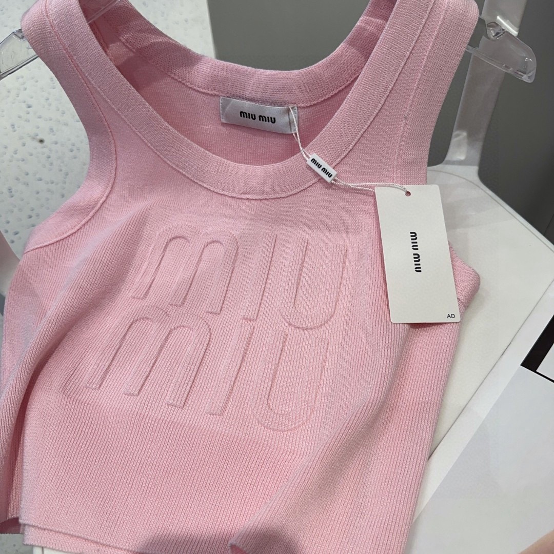 miumiu背心，搭外套单穿超🔥爆均码